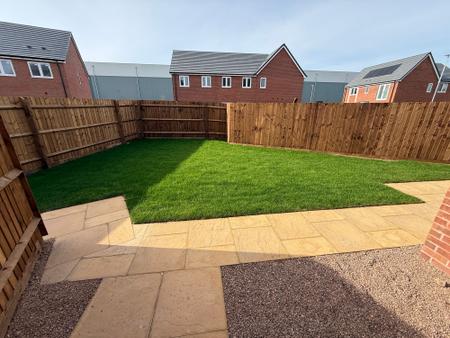 3 bedroom Semi-detached house to let in Foxglove Grove, Branston, DE14