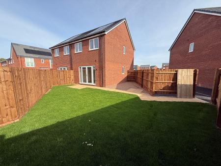 3 bedroom Semi-detached house to let in Foxglove Grove, Branston, DE14