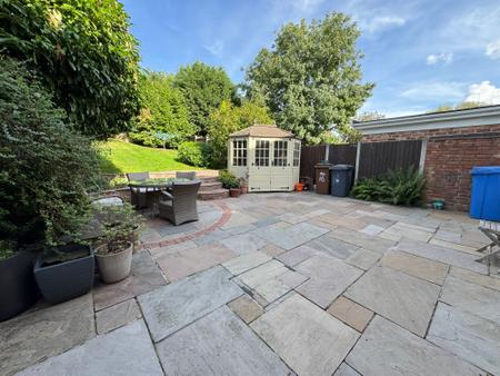 3 bedroom Terraced House for sale in Northfield Road, Burton-On-Trent, DE13
