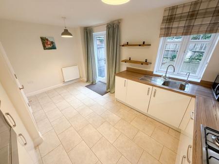 3 bedroom Semi-detached house to let in Rook Drive, Burton-On-Trent, DE13