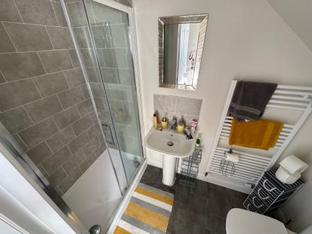 3 bedroom Semi-detached house to let in Rook Drive, Burton-On-Trent, DE13
