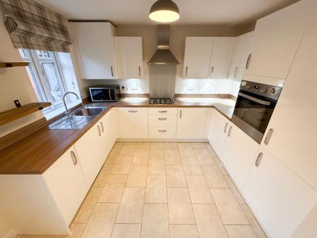 3 bedroom Semi-detached house to let in Rook Drive, Burton-On-Trent, DE13