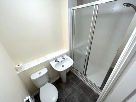 4 bedroom End of terrace house to let in Hull Street, Hilton, DE65