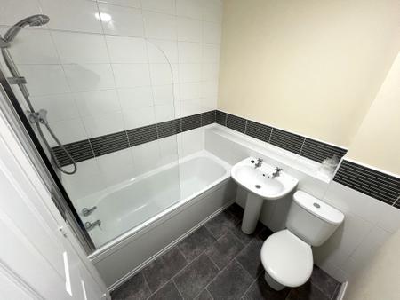 4 bedroom End of terrace house to let in Hull Street, Hilton, DE65