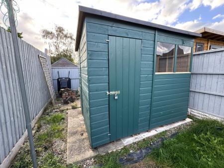 3 bedroom Terraced House for sale in High Bank Road, Burton-On-Trent, DE15