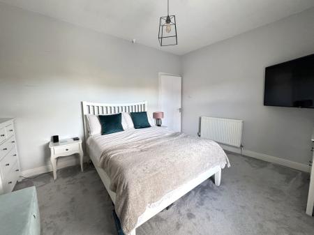 3 bedroom Terraced House for sale in High Bank Road, Burton-On-Trent, DE15