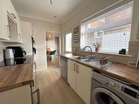 3 bedroom Terraced House for sale in High Bank Road, Burton-On-Trent, DE15
