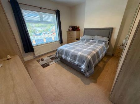 4 bedroom Semi-detached house for sale in Belmont Street, Swadlincote, DE11