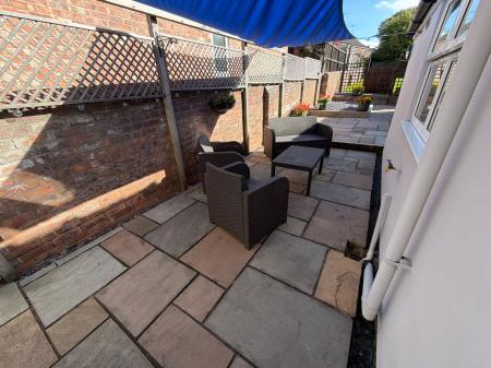 4 bedroom Semi-detached house for sale in Belmont Street, Swadlincote, DE11