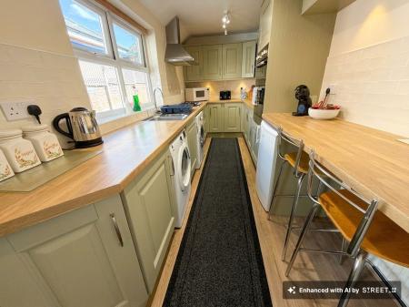 4 bedroom Semi-detached house for sale in Belmont Street, Swadlincote, DE11