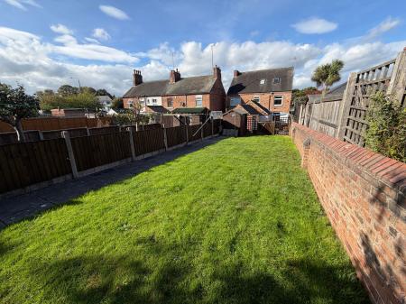 4 bedroom Semi-detached house for sale in Belmont Street, Swadlincote, DE11