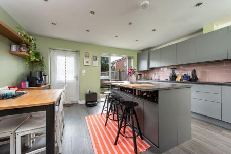3 bedroom Semi-detached house for sale in Fellows Drive, Burton-On-Trent, DE14