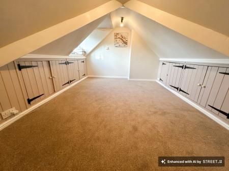 3 bedroom House for sale in Hillside Road, Linton, DE12
