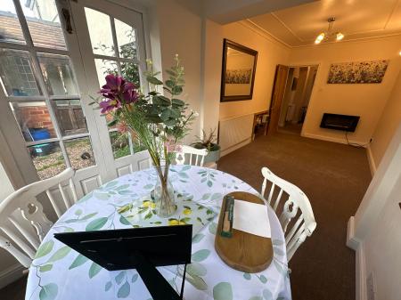3 bedroom House for sale in Hillside Road, Linton, DE12
