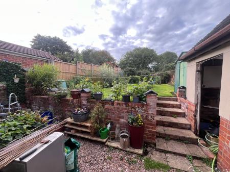 3 bedroom House for sale in Hillside Road, Linton, DE12