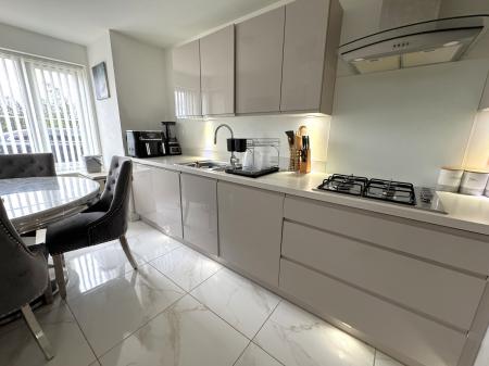 4 bedroom Semi-detached house for sale in Abbot Road, Burton-On-Trent, DE13