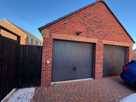 4 bedroom Semi-detached house for sale in Abbot Road, Burton-On-Trent, DE13