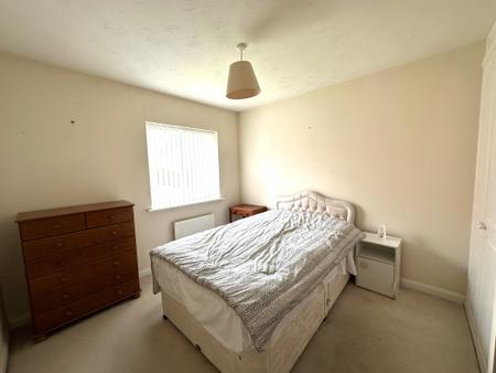 4 bedroom Detached house to let in Greenwich Avenue, Church Gresley, DE11
