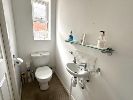 4 bedroom Detached house to let in Greenwich Avenue, Church Gresley, DE11