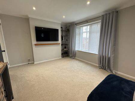 2 bedroom Semi-detached house for sale in The Eyrie, Burton-On-Trent, DE15