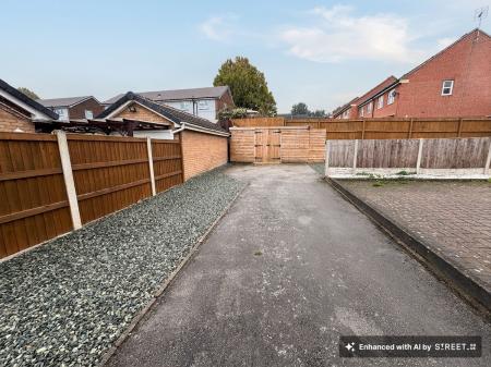 2 bedroom Semi-detached house for sale in The Eyrie, Burton-On-Trent, DE15
