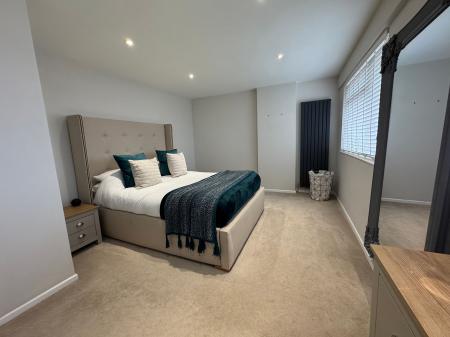 2 bedroom Semi-detached house for sale in The Eyrie, Burton-On-Trent, DE15
