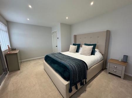 2 bedroom Semi-detached house for sale in The Eyrie, Burton-On-Trent, DE15