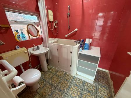 3 bedroom End of terrace house for sale in Baker Street, Burton-On-Trent, DE15