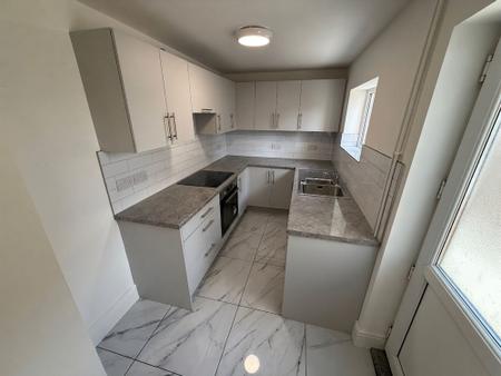 3 bedroom Semi-detached house to let in Dallow Street, Burton-On-Trent, DE14
