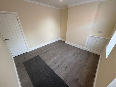 3 bedroom Semi-detached house to let in Dallow Street, Burton-On-Trent, DE14