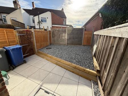 3 bedroom Semi-detached house to let in Dallow Street, Burton-On-Trent, DE14