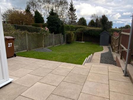 3 bedroom Semi-detached house to let in Springfield Road, Midway, DE11