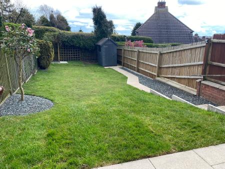 3 bedroom Semi-detached house to let in Springfield Road, Midway, DE11