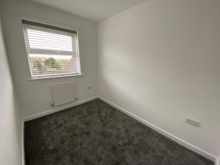 3 bedroom Semi-detached house to let in Springfield Road, Midway, DE11