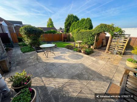 2 bedroom Detached bungalow to let in Pear Tree Avenue, Newhall, DE11