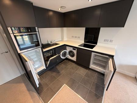 2 bedroom Flat to let in Barton Turn, Barton Under Needwood, DE13