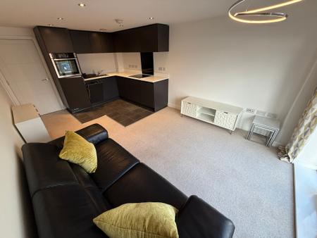 2 bedroom Flat to let in Barton Turn, Barton Under Needwood, DE13