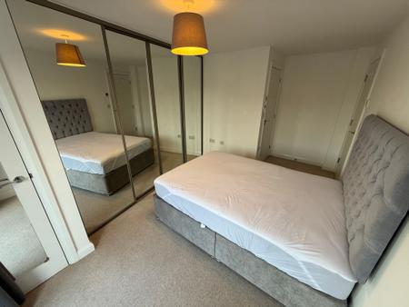 2 bedroom Flat to let in Barton Turn, Barton Under Needwood, DE13