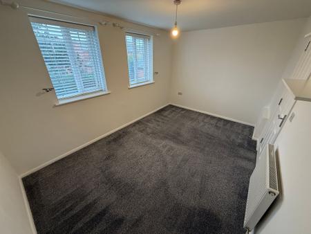 3 bedroom Terraced House to let in Bexley Drive, Church Gresley, DE11