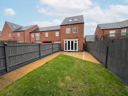 3 bedroom Terraced House to let in Bexley Drive, Church Gresley, DE11