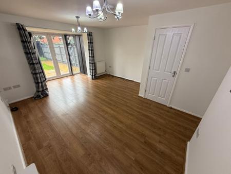 3 bedroom Terraced House to let in Bexley Drive, Church Gresley, DE11