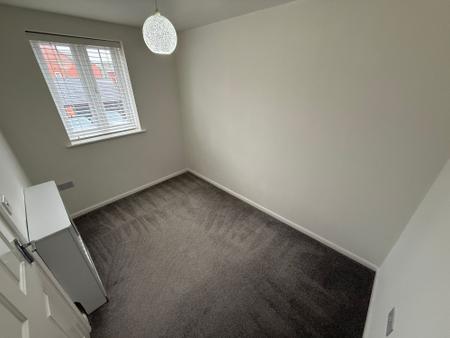 3 bedroom Terraced House to let in Bexley Drive, Church Gresley, DE11
