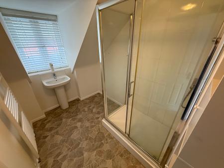 3 bedroom Terraced House to let in Bexley Drive, Church Gresley, DE11