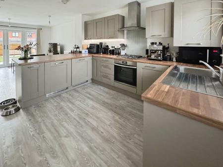 2 bedroom Semi-detached house for sale in Thorneywood Road, Drakelow, DE15