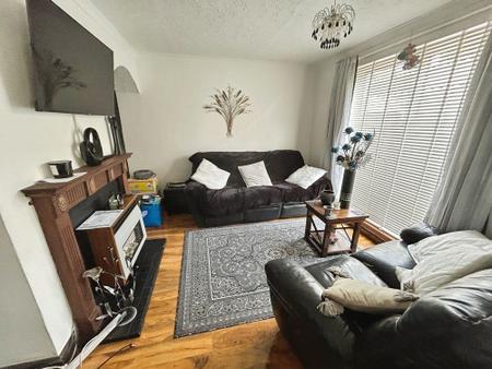4 bedroom Semi-detached house for sale in Edmonton Place, Burton-On-Trent, DE15