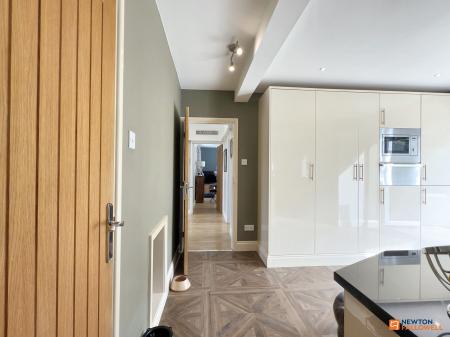 5 bedroom Detached house for sale in Abbotts Oak Drive, Coalville, LE67