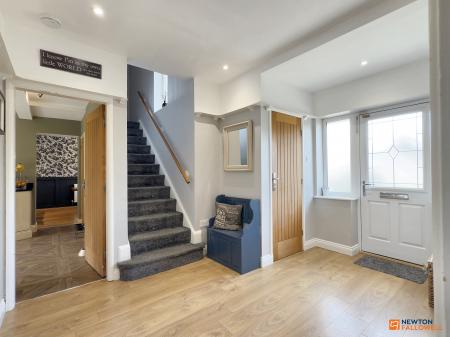 5 bedroom Detached house for sale in Abbotts Oak Drive, Coalville, LE67