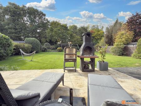 5 bedroom Detached house for sale in Abbotts Oak Drive, Coalville, LE67