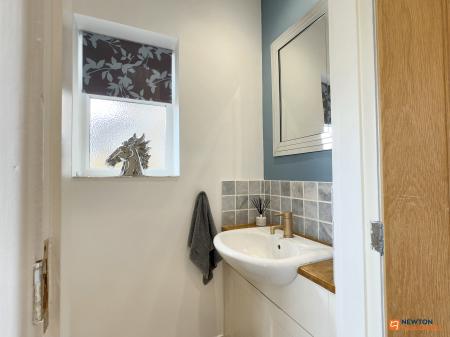 5 bedroom Detached house for sale in Abbotts Oak Drive, Coalville, LE67