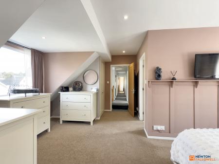 5 bedroom Detached house for sale in Abbotts Oak Drive, Coalville, LE67